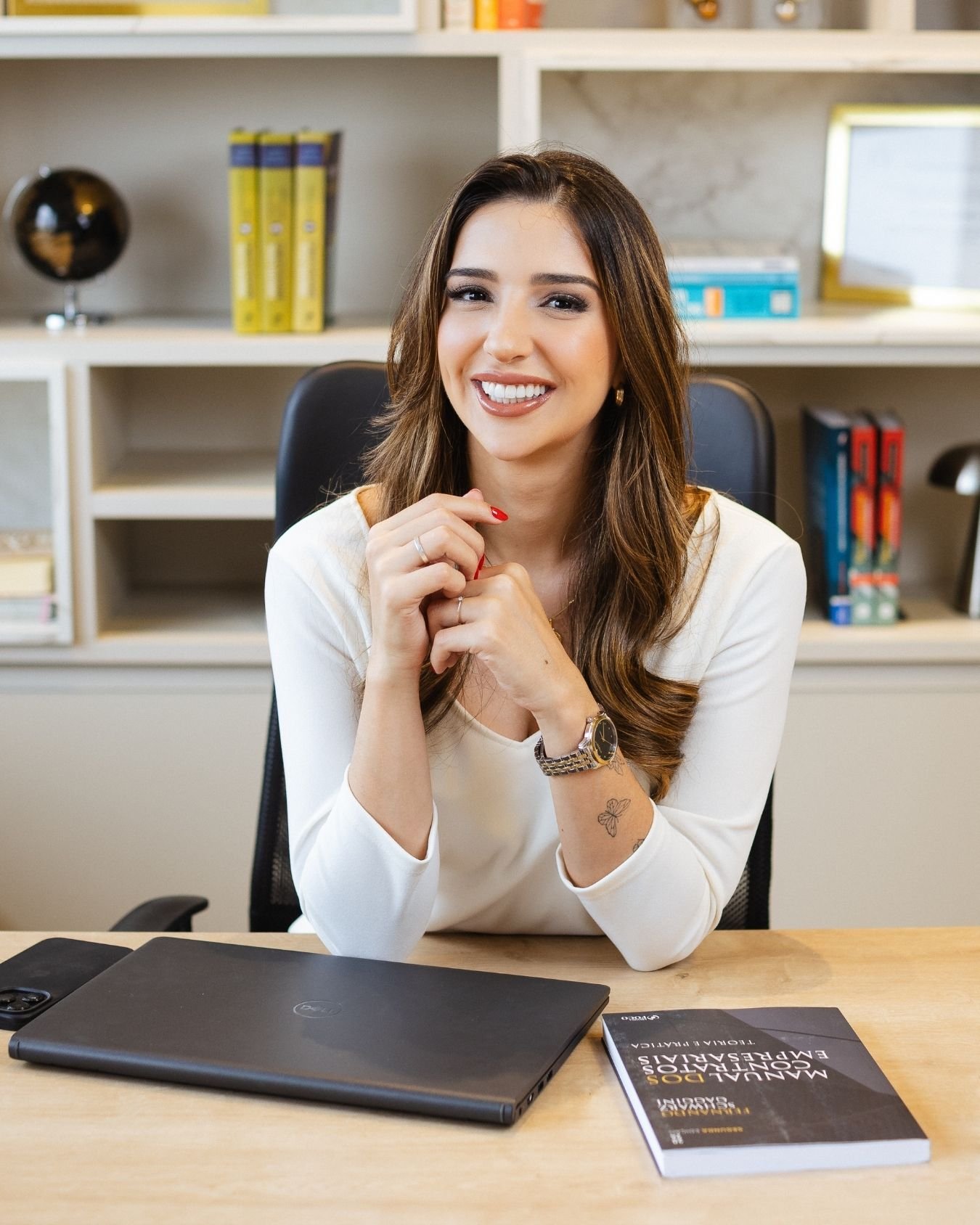 Quem é Beatriz Muminhake Advogada Especialista em Contratos Empresariais - Imobiliários